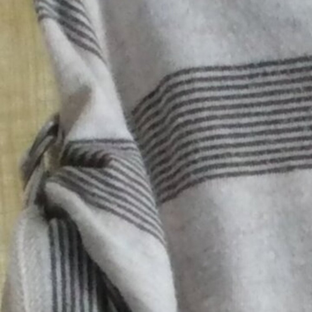 🆓🆓🆓Sonoma Short Sleeve Off-White/Gray Striped Cotton Tee w/ Rolled Sleeve - Picture 8 of 17